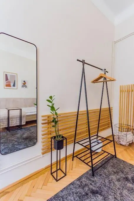 Apartment Sunny Bright, Centrally Located, Ac Balcony By Nw Budapest Hungary