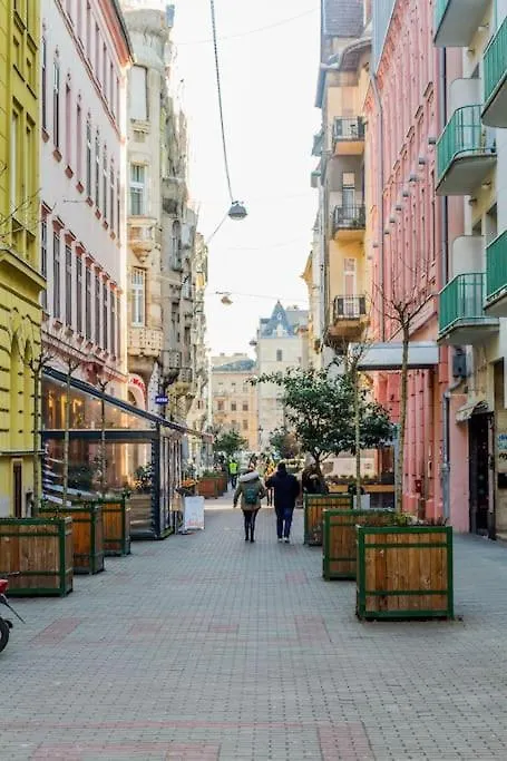 Apartment Sunny Bright, Centrally Located, Ac Balcony By Nw Budapest Hungary