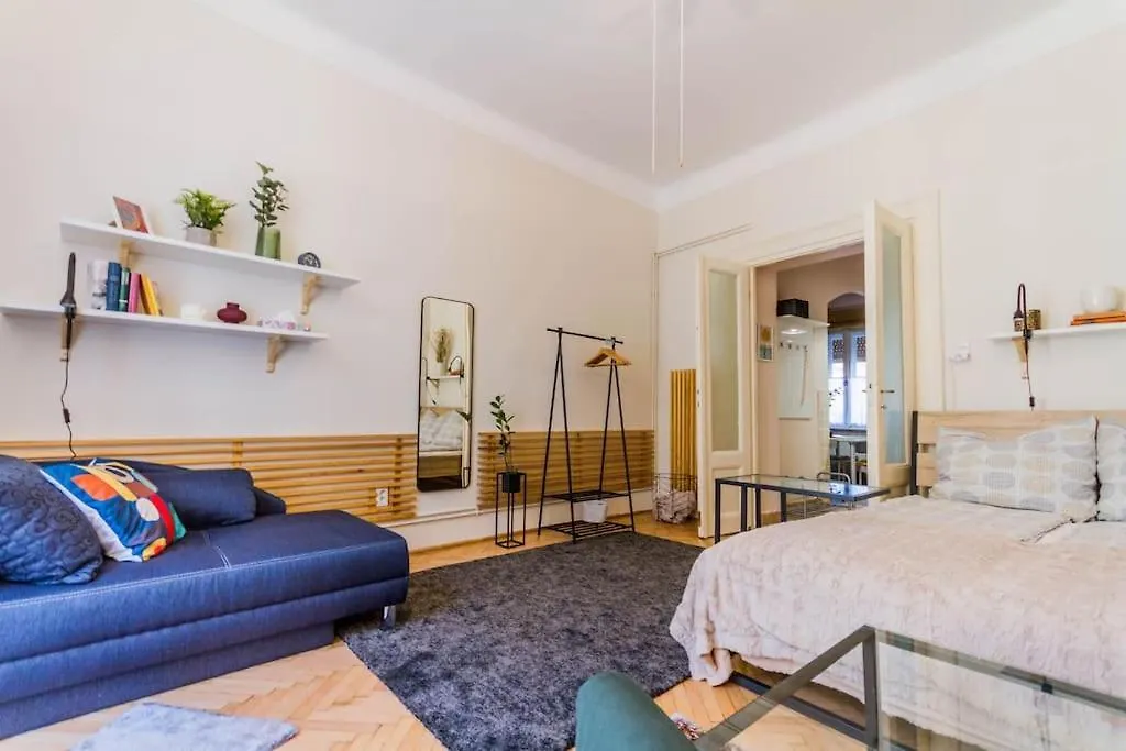 Sunny Bright, Centrally Located, Ac Balcony By Nw Budapest Hungary