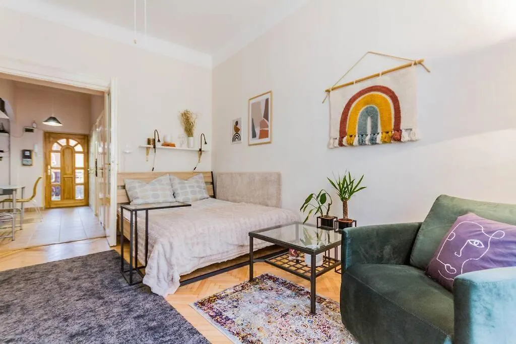 Apartment Sunny Bright, Centrally Located, Ac Balcony By Nw Budapest