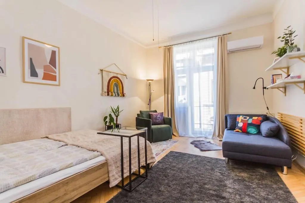 Sunny Bright, Centrally Located, Ac Balcony By Nw Budapest Hungary