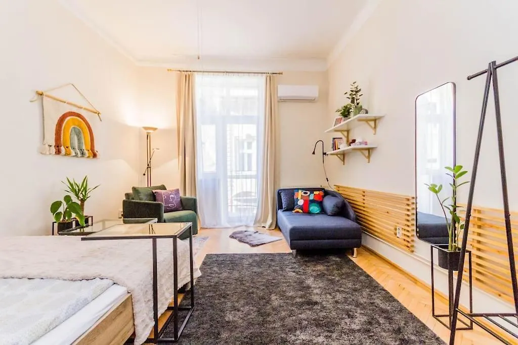 Apartment Sunny Bright, Centrally Located, Ac Balcony By Nw Budapest